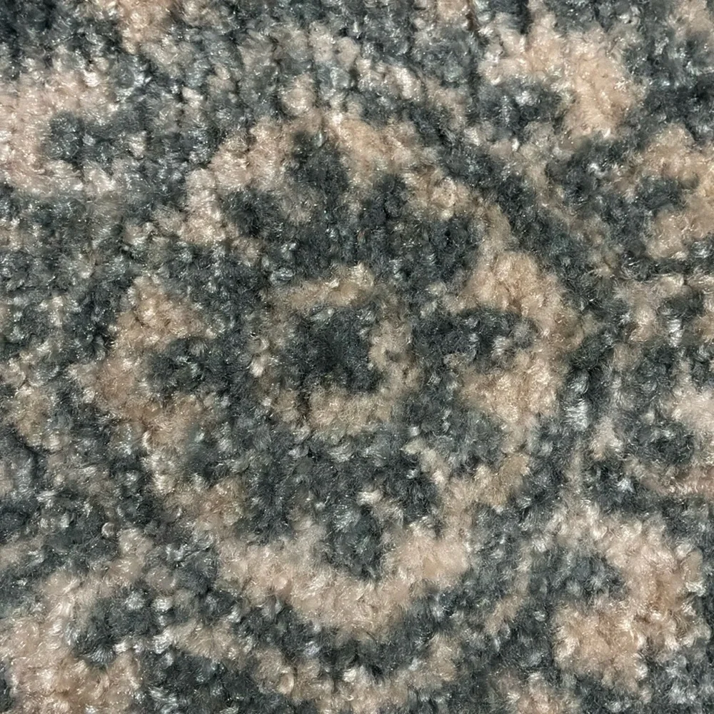 NON-SLIP AREA RUG - Picture 3 of 6